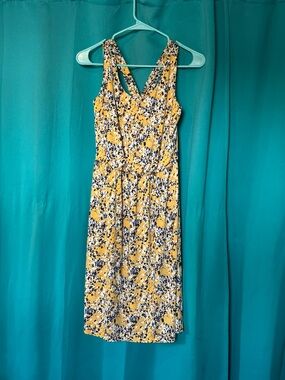 Kaileigh Yellow Floral V-Neck Sleeveless Midi Dress